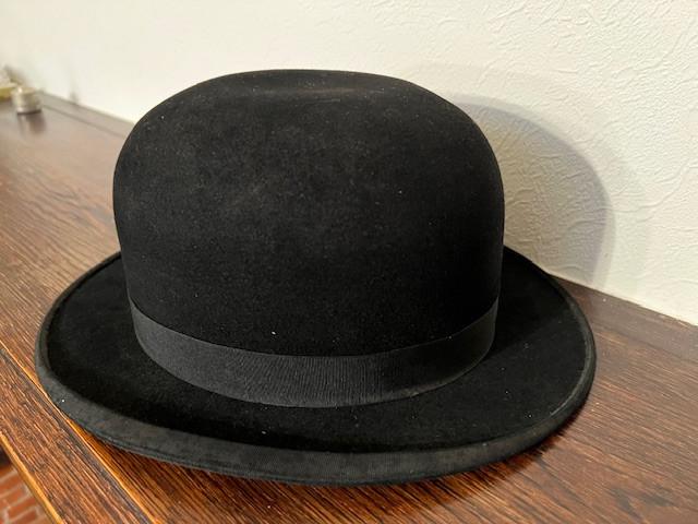 Antieke bolhoed Mowa, Ophalen