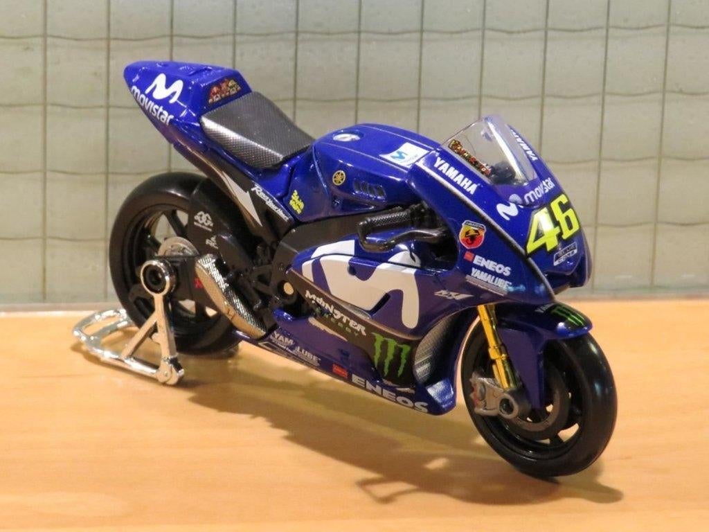 Valentino Rossi Monster energy Yamaha YZR-M1 2018 1:18, Enlèvement ou Envoi, Neuf, Moteur, Maisto