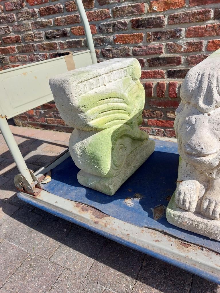 2 leeuwornamenten in echte witsteen, Ophalen