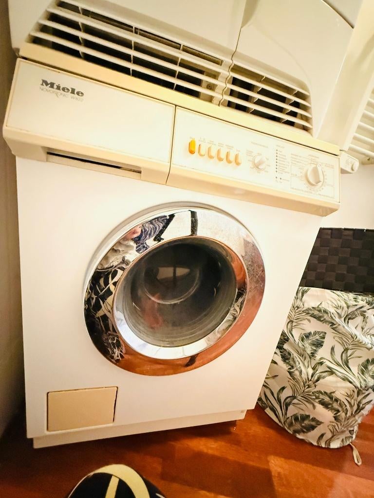 Machine à laver à chargement frontal Miele, 1200 à 1600 tours, 85 à 90 cm, 4 à 6 kg, Chargeur frontal