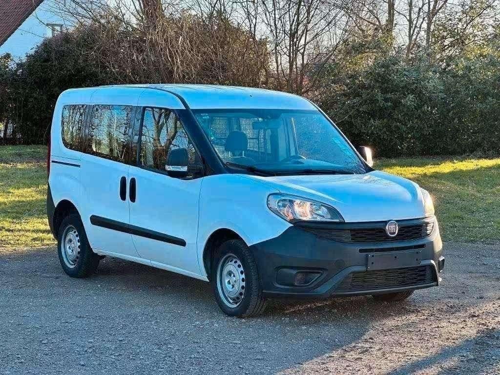 Fiat Doblo 156000KM - 1.3 Diesel euro 5, Auto's, Fiat, Voorwielaandrijving, Euro 5, Doblo, 4 cilinders