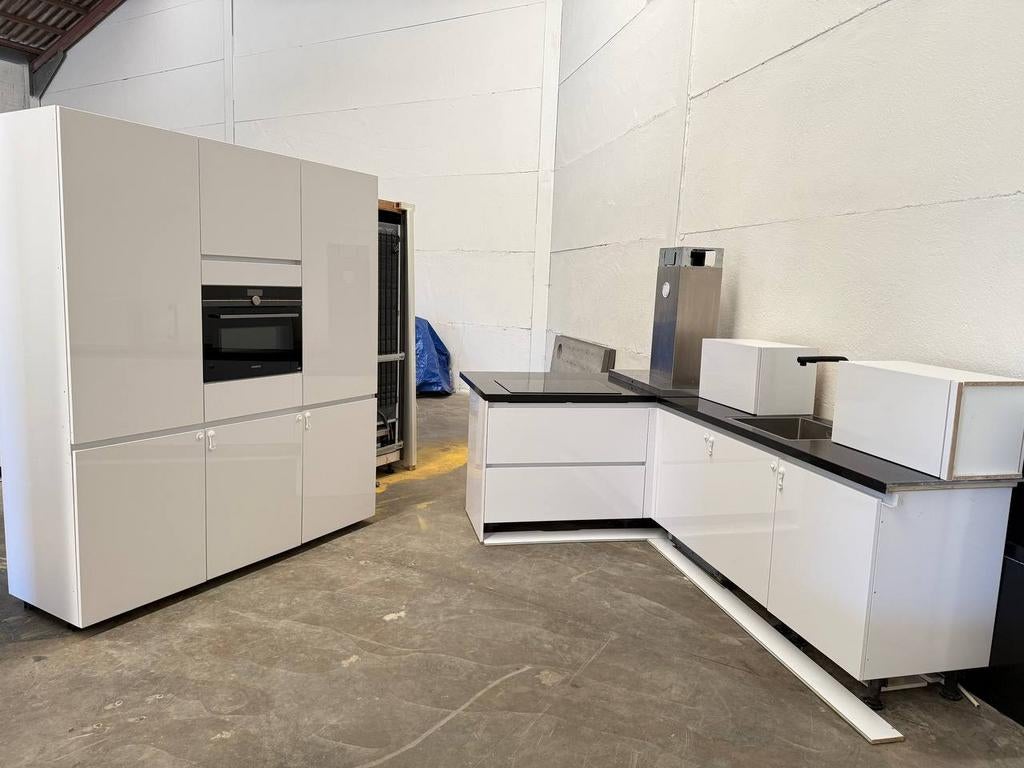#12 Cuisine équipée moderne, Enlèvement, Blanc, Composite, Brillant ou Laqué