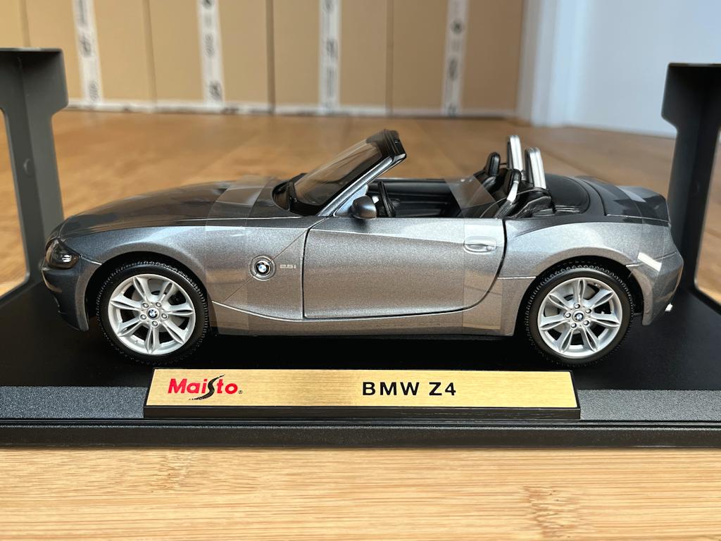 BMW Z4 Roadster 2003-2009 E85 grijs 1:18 nieuw in doos ovp, Hobby & Loisirs créatifs, Voitures miniatures | 1:18, Enlèvement ou Envoi