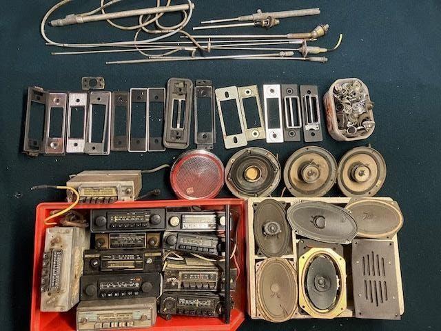 Verzameling autoradio spullen uit de 1960's, Auto diversen, Autoradio's, Ophalen of Verzenden, Gebruikt