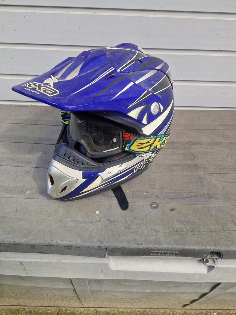 Crosshelm goede staat smal 25 euro 0472109098, Motoren, Kleding | Motorhelmen, Ophalen