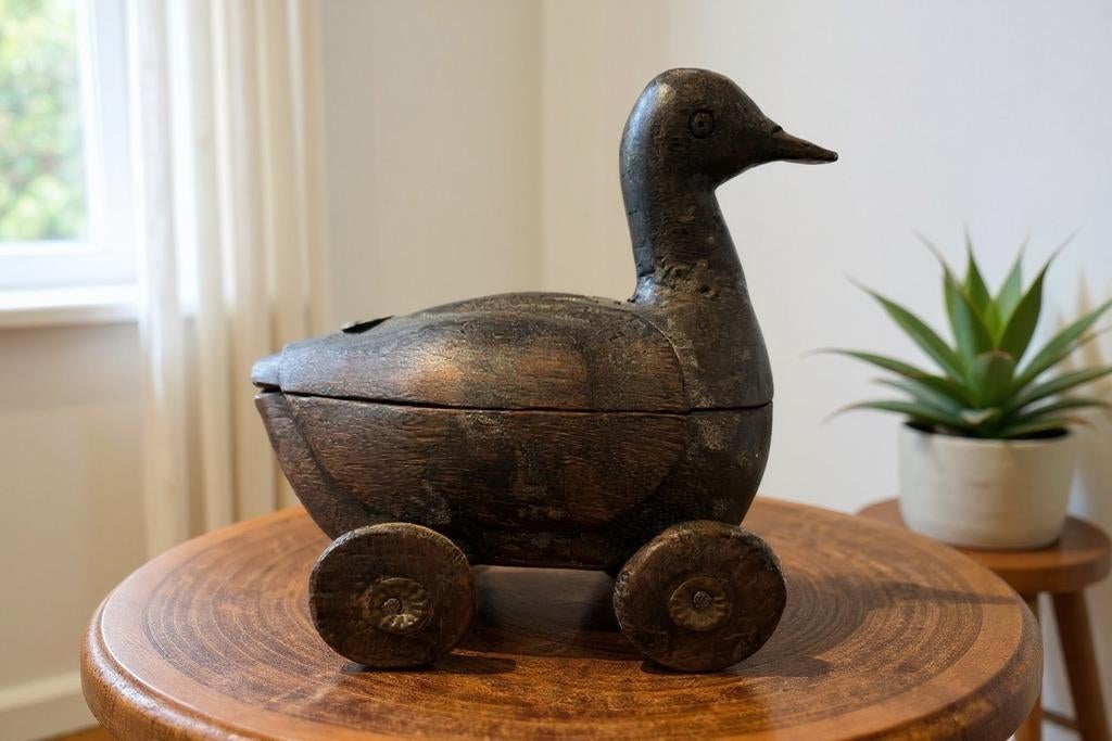Canard ancien en bois fait main sur roues — unique, Enlèvement