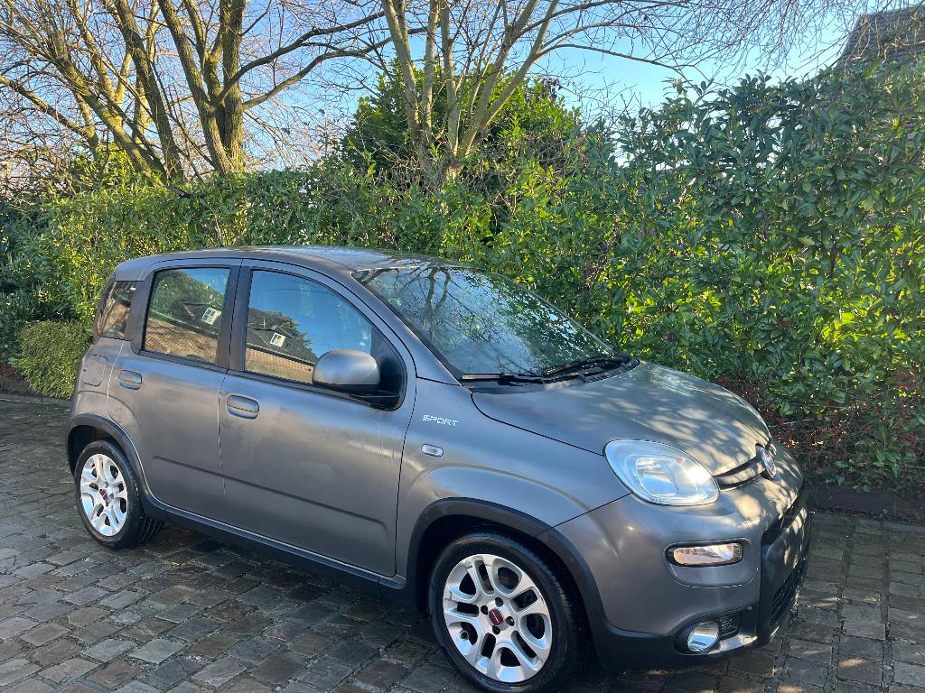 Fiat Panda hybride 2022 48000km options série sport 37000km, Auto's, Fiat, Panda, Bedrijf, Handgeschakeld, Berline