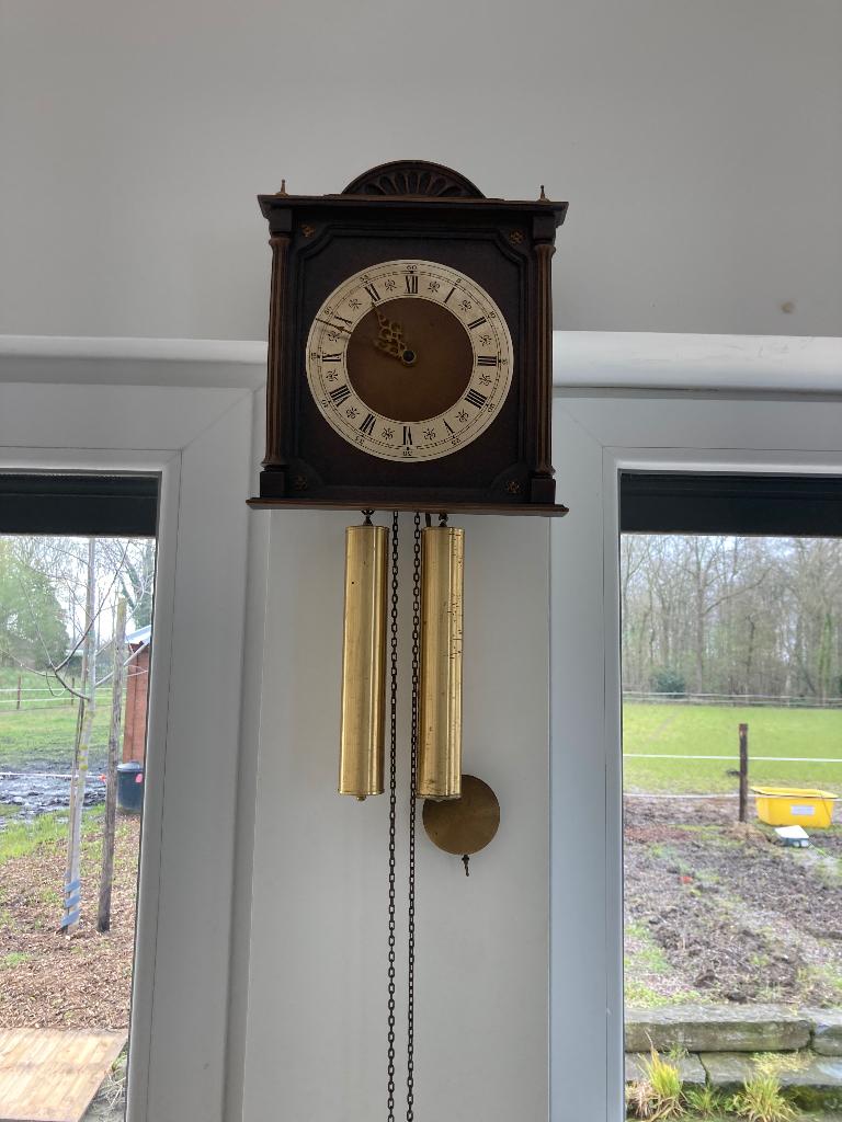 Hangklok, Antiquités & Art, Enlèvement