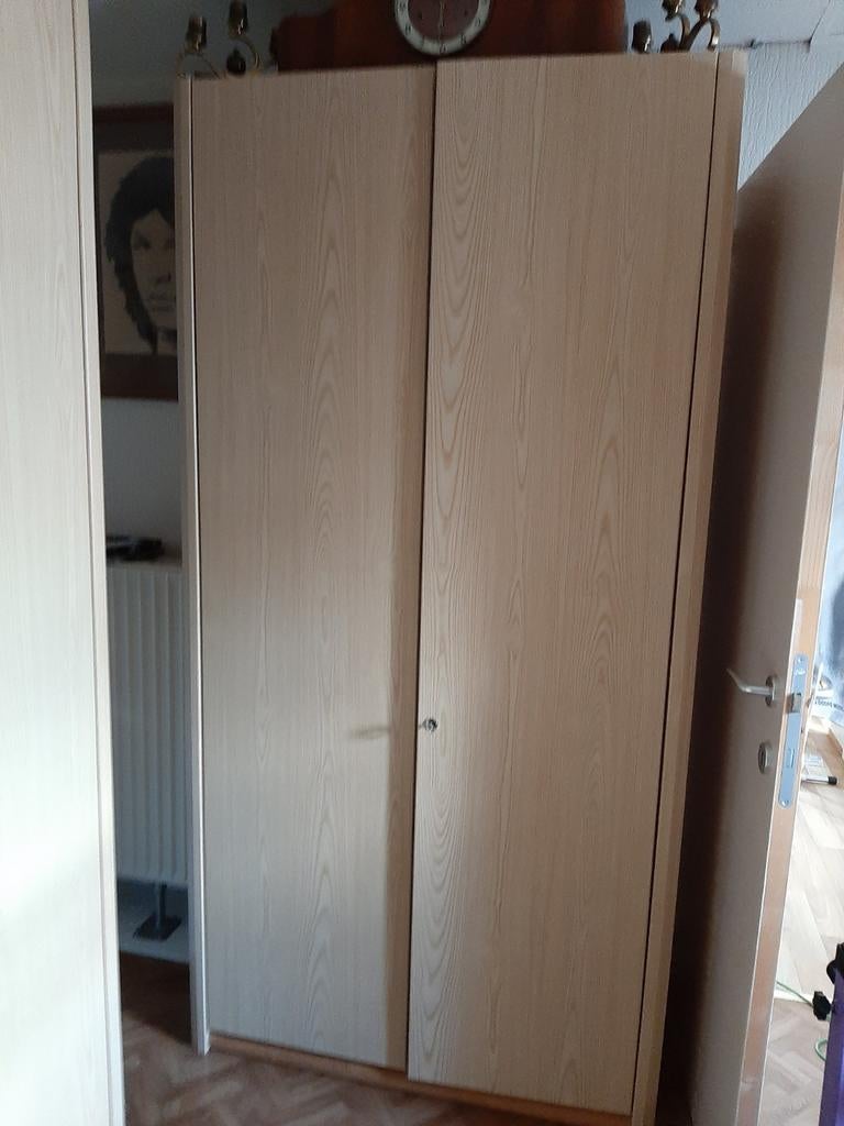 Armoire haute, Enlèvement