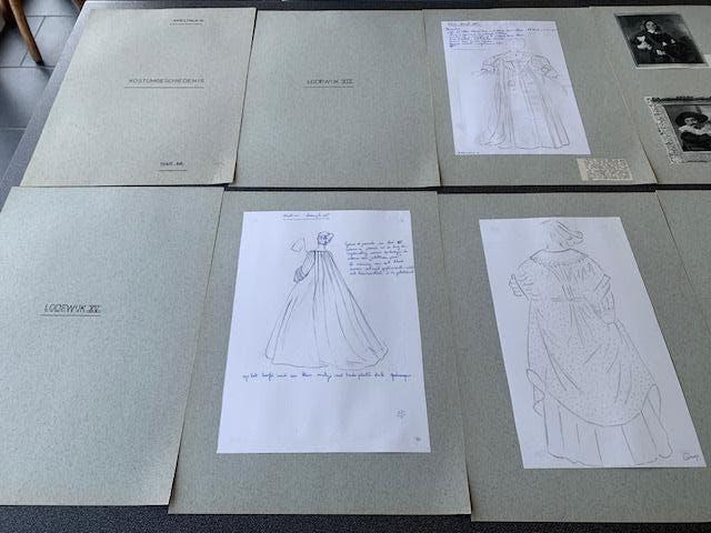 Oude prenten & tekeningen Kostuumgeschiedenis - 1965, Verzamelen, Foto's en Prenten, Ophalen of Verzenden, Gebruikt