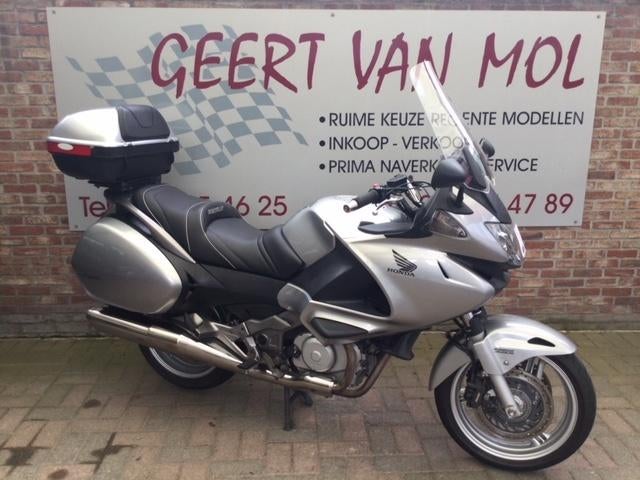 Honda NT 700 VA Deauville, 2015, Motos, Motos | Honda, Entreprise, Tourisme, plus de 35 kW, 2 cylindres, Permis Moto A, ABS, Transmission par cardan