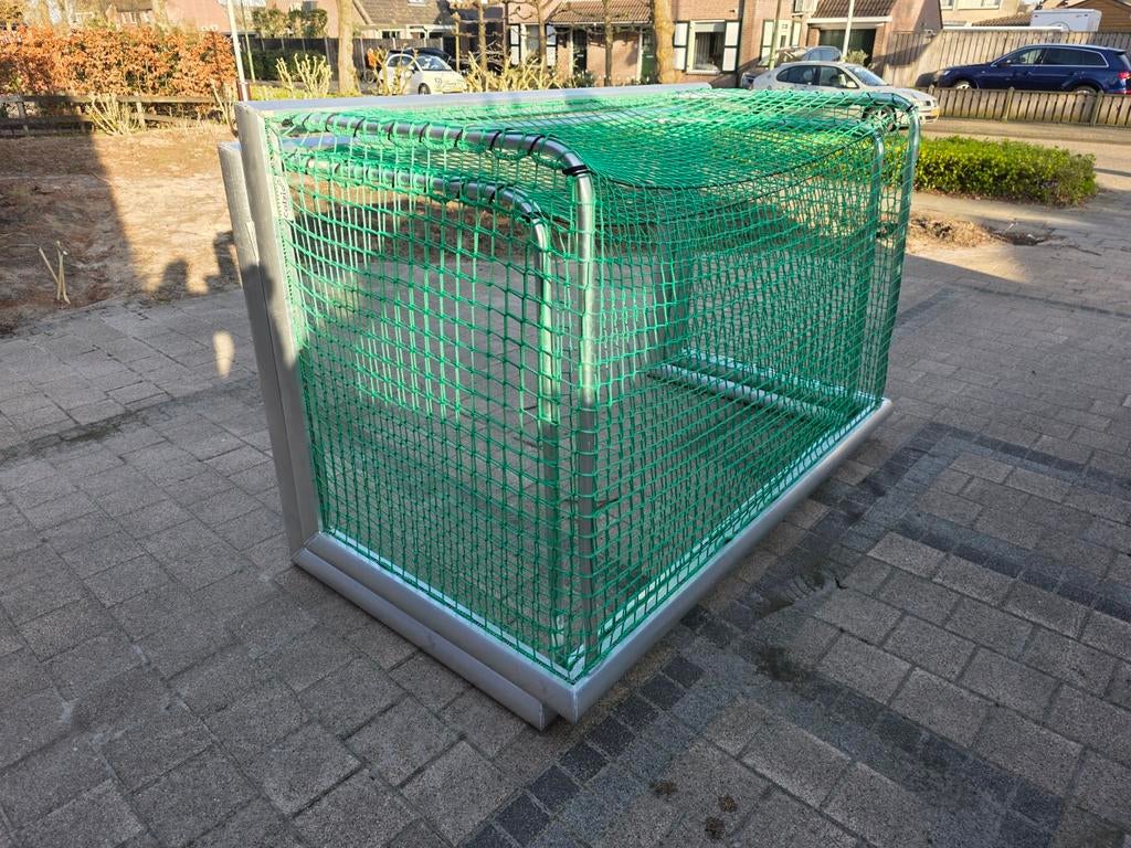 Pasen,voetbalgoal afhalen, voetbaldoel, Enlèvement