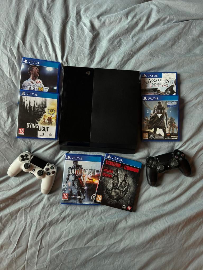 Playstation 4 (incl. Games + 2 controllers), Ophalen, Zo goed als nieuw