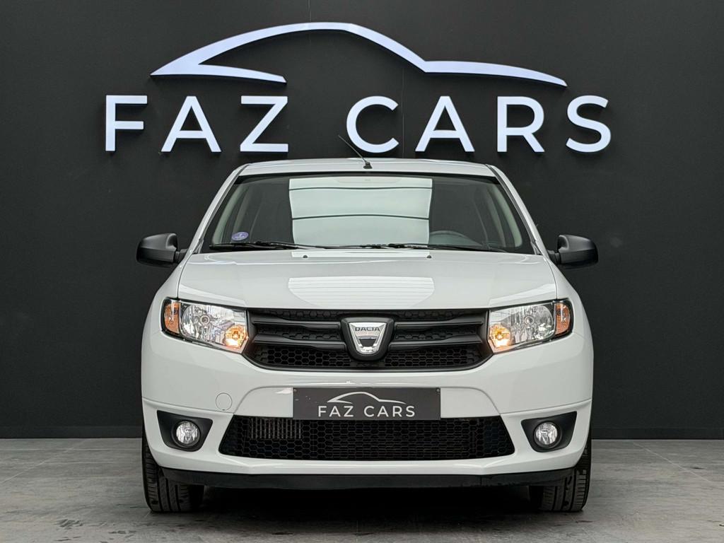 Dacia Sandero * Réservé * (bj 2015), Auto's, Dacia, Voorwielaandrijving, Stof, Gebruikt, Zwart