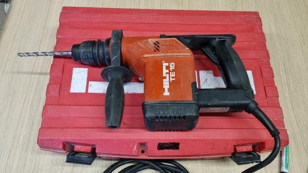 Hilti TE15 klopboormachine., Ophalen
