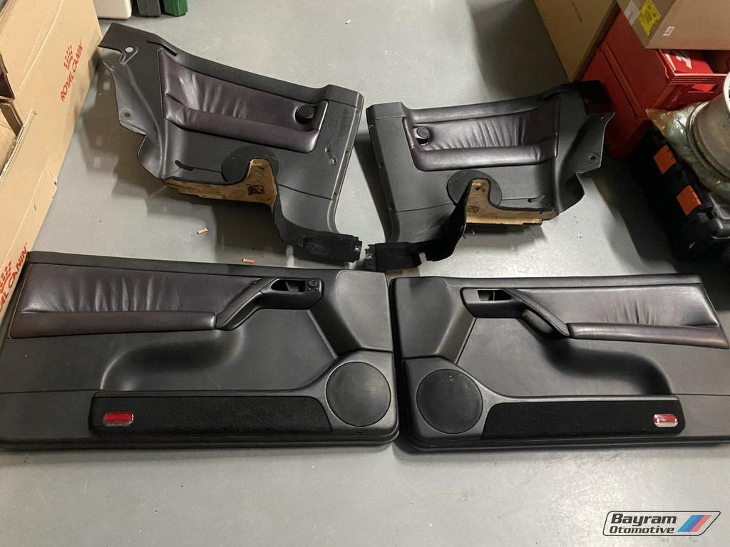 VW golf 3 deurpanelen leder paars deurkaarten lederen mk3, Autos : Pièces & Accessoires, Habitacle & Garnissage, Volkswagen, Utilisé