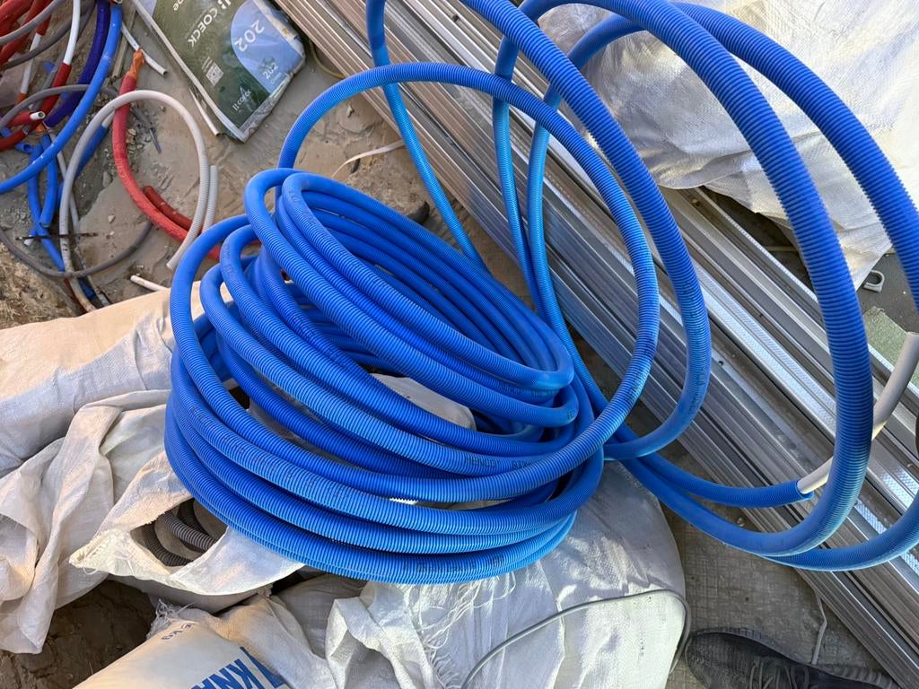 Henco rol, Doe-het-zelf en Bouw, Buizen en Afvoer, Ophalen, Zo goed als nieuw