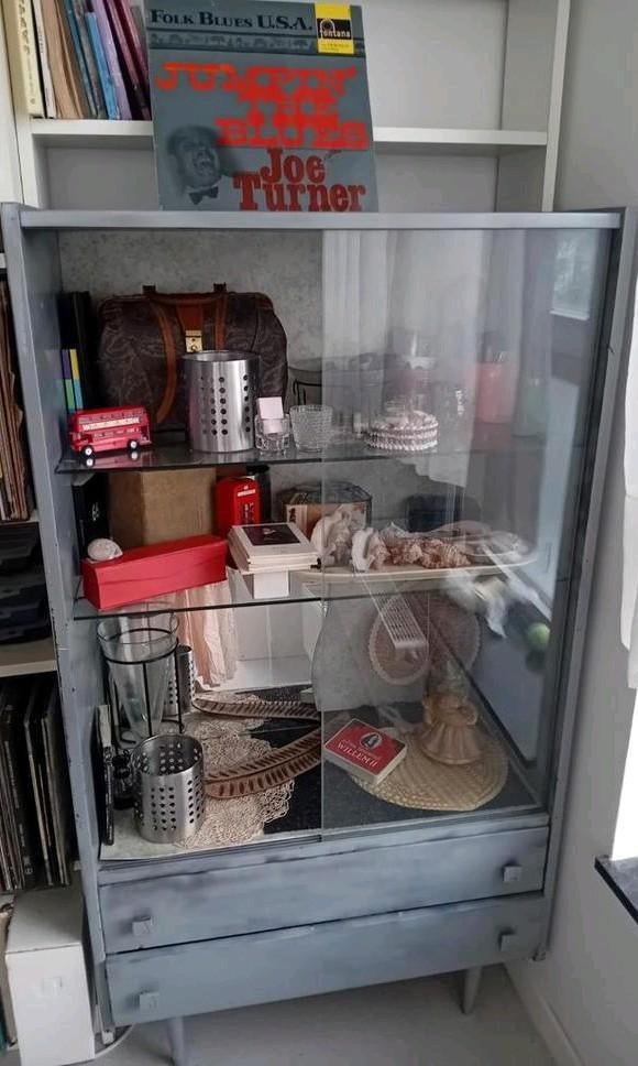 🔸️🔹Urgent jolie vitrine 2 tiroirs bois laiton vintage, Maison & Meubles, Queen size, Utilisé, Sommier, 190 cm ou moins