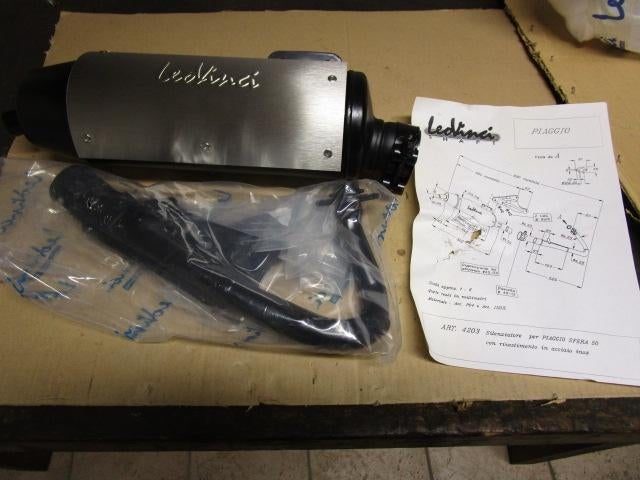 Nieuwe uitlaten Leovinci/ Proma Piaggio Zip/Sfera vóór 1995, Fietsen en Brommers, Brommeronderdelen | Scooters, Ophalen of Verzenden