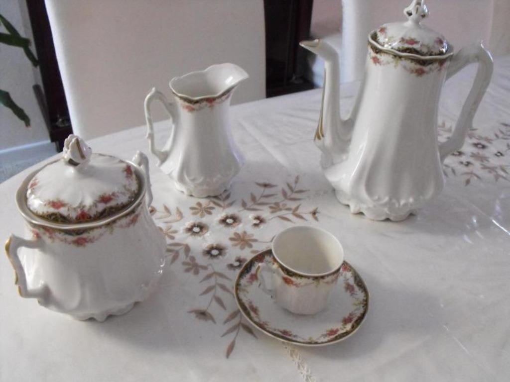 Service a café ( Limoges)., Collections, Enlèvement, Porcelaine