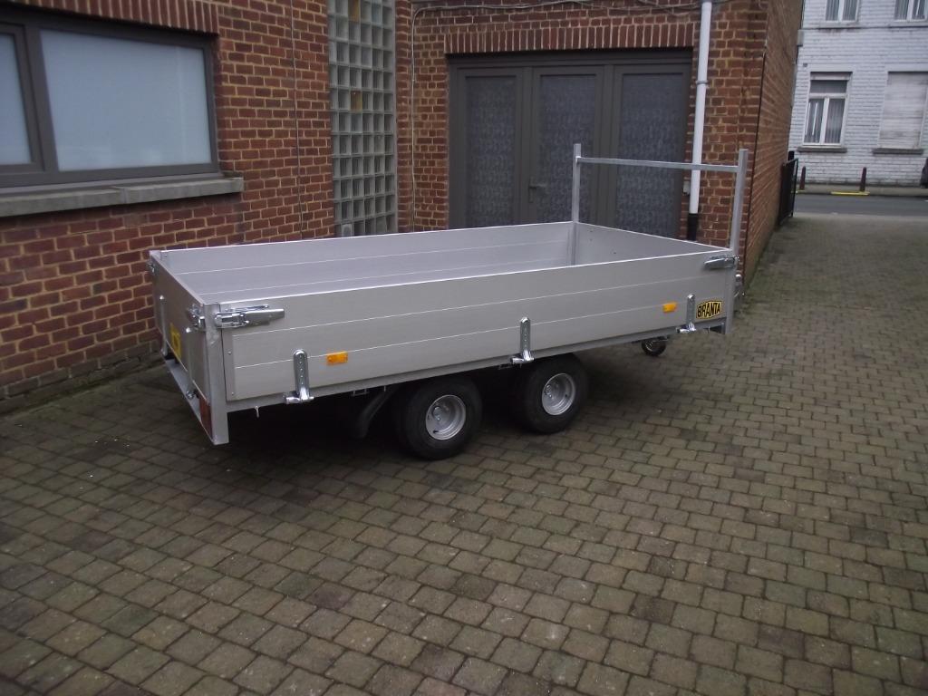 Nieuwe plateau aanhangwagens 2,6x1,6m, te Aalst, Ophalen