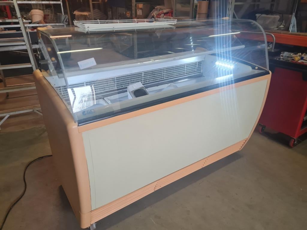 Une vitrine à crème glacée 06 53395769, Articles professionnels, Horeca | Équipement de cuisine, Enlèvement