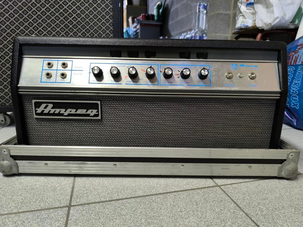 Ampeg SVT VR + Flight case