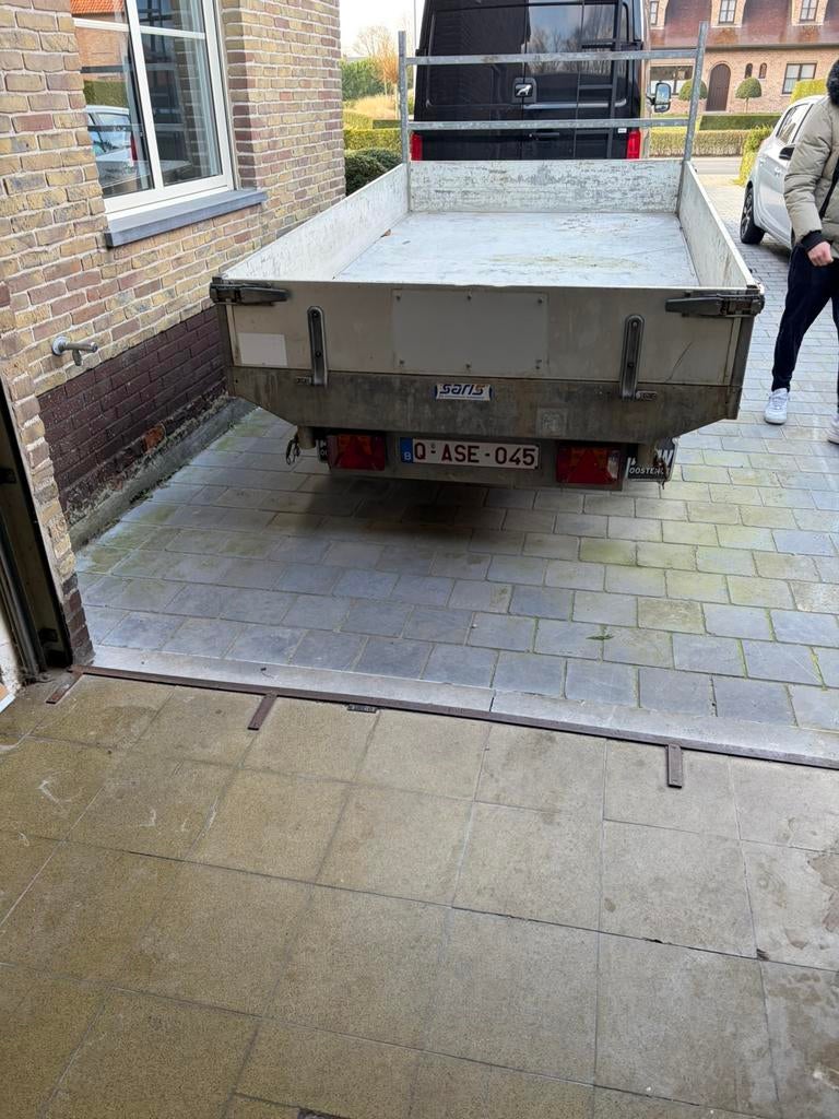 Aanhangwagen Saris, Ophalen, Gebruikt