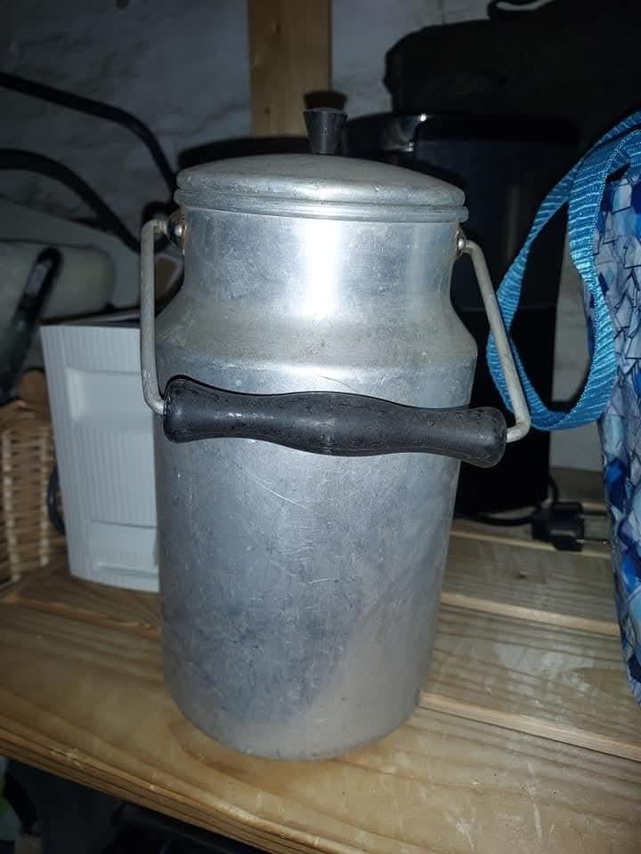 Lot de 2 cruches a lait, Antiquités & Art