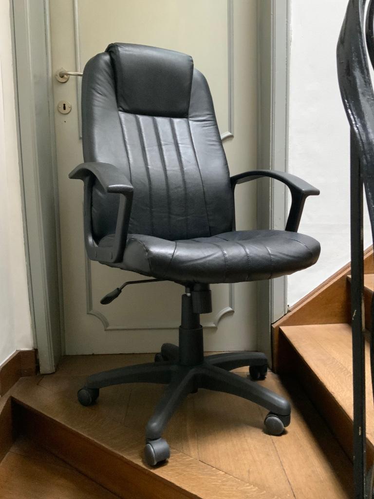 Grand siège de bureau à roulettes, Maison & Meubles, Chaises de bureau, Utilisé, Chaise de bureau, Noir, Ergonomique, Enlèvement
