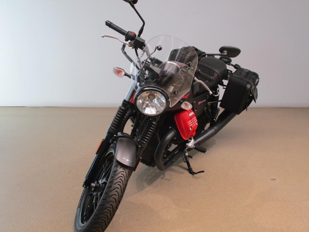 Moto Guzzi V7 Carbon - Limited Edition - 12 maanden garantie, Motoren, 2 cilinders, 744 cc, Bedrijf, Meer dan 35 kW