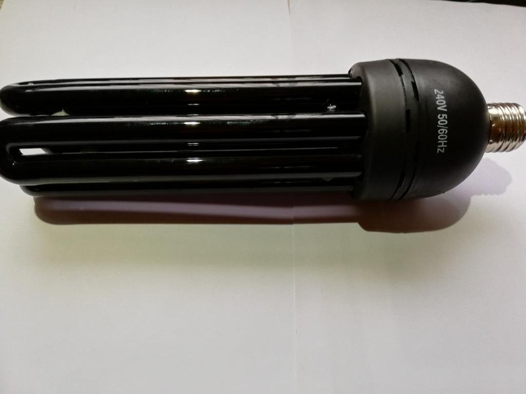 . UV.  Spaarlamp gewone. Fitting. 120 watt new verpakking.!, Ophalen, UV. LIGHT, 60 watt of meer, Nieuw