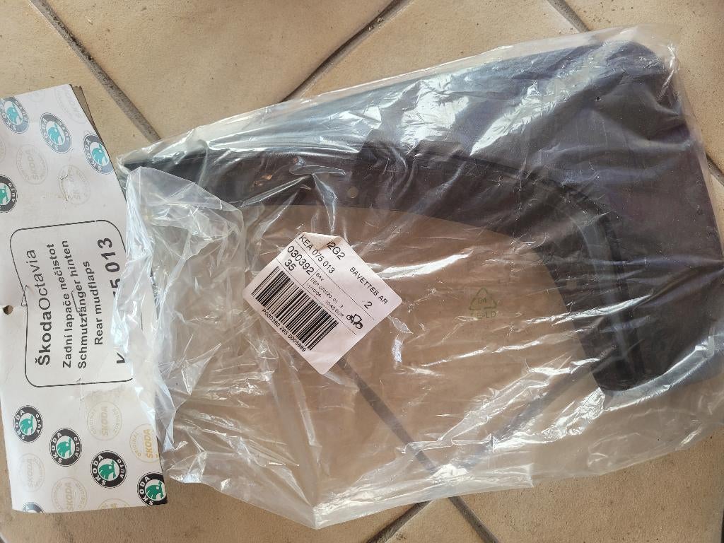 Paire de Bavettes Arrière Originales Škoda OCTAVIA I neuf, Enlèvement