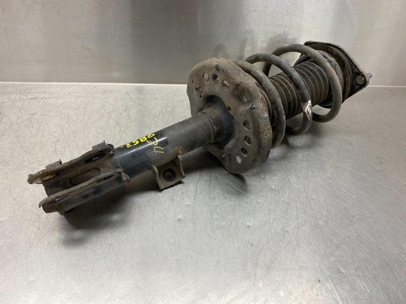 JAMBE DE FORCE AVANT DROIT Hyundai i40 CW (VFC), Dhr. M. Roggen, Stadsweg 37 37
9917 PV  WIRDUM GR., NL, Hyundai, Utilisé