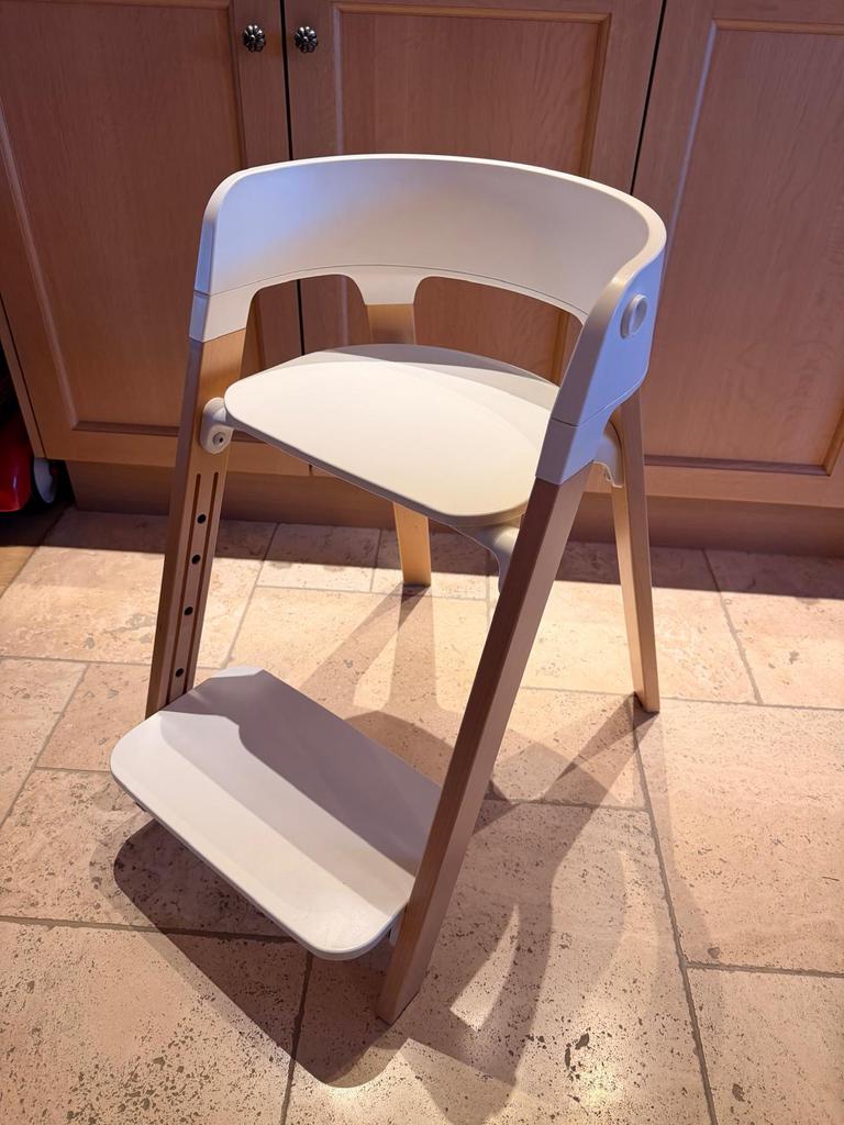 Kinderstoel stokke steps, Ophalen, Zo goed als nieuw