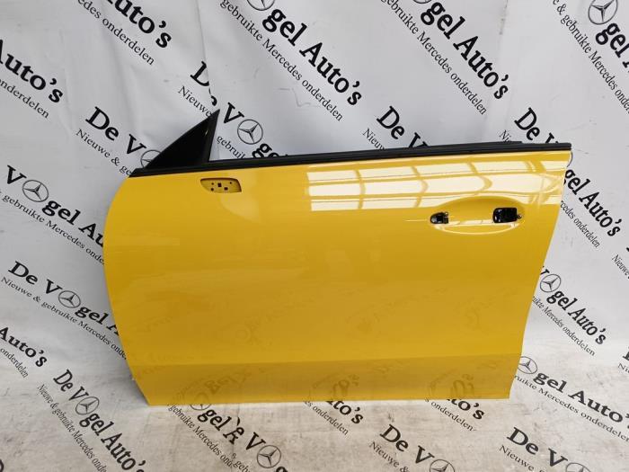 Portier 4Deurs links-voor van een Mercedes CLA (37), Gebruikt, -, Deur, Ophalen of Verzenden