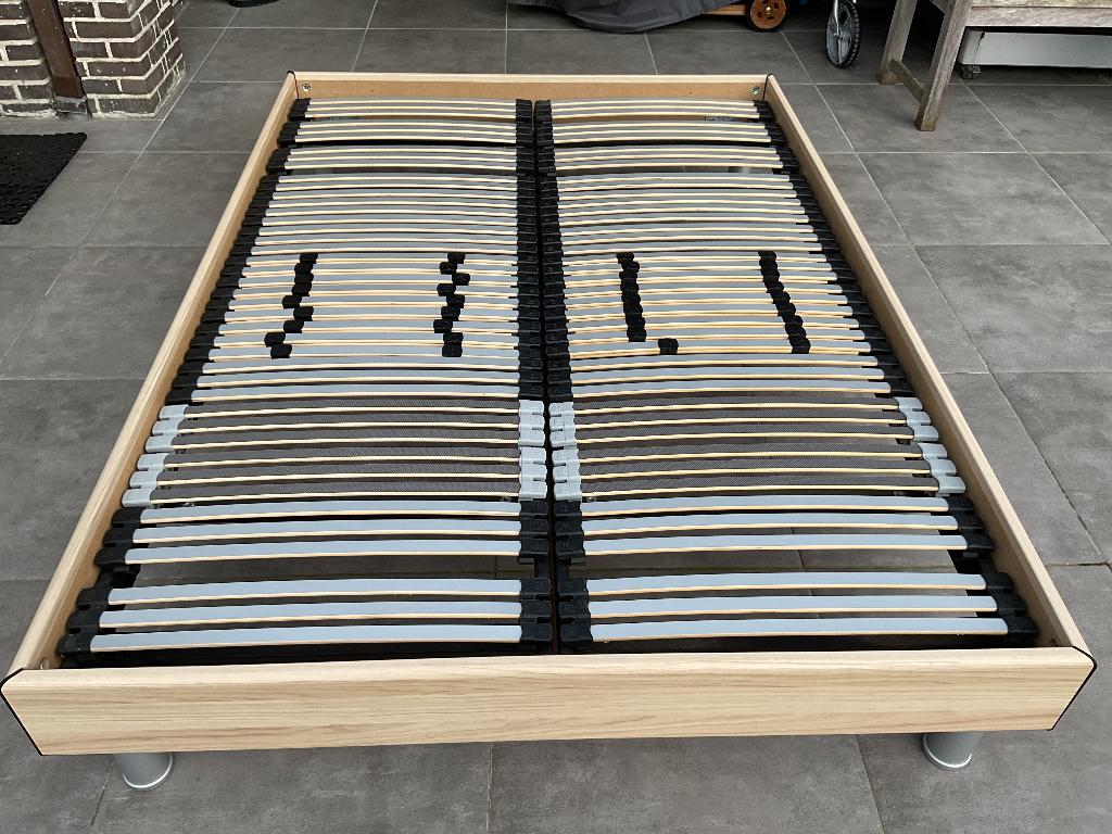 Bedframe 140x200 en 2 ergonomische lattenbodems, Ophalen, Gebruikt, Parfait lit d'appoint, Kot, ...., Beige