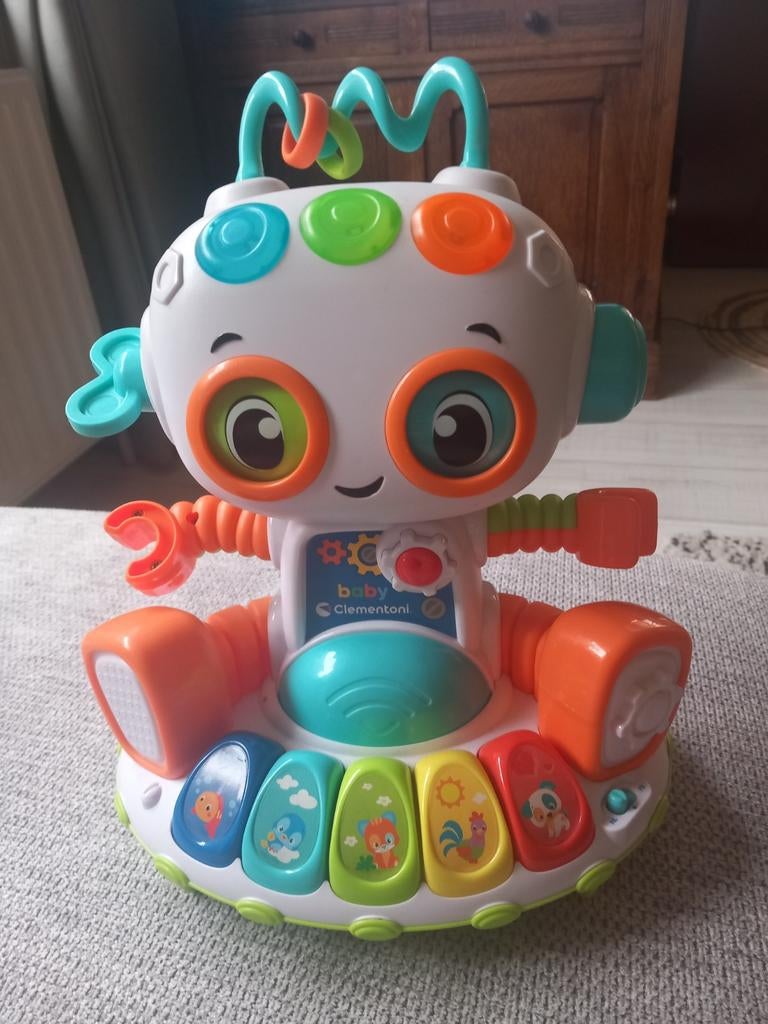 Baby robot clementoni, Ophalen