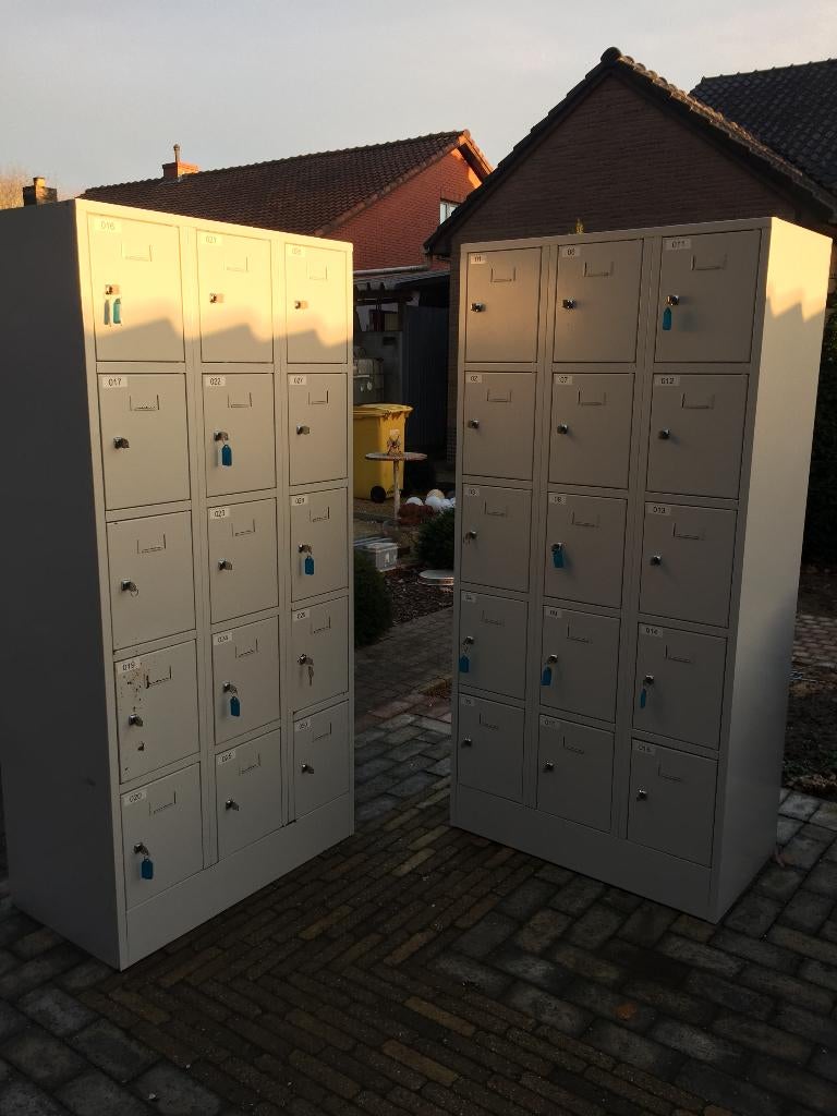 Stevige 15 - deurs lockers - lockerkasten - vakkenkasten, Ophalen, Gebruikt, Minder dan 150 cm, Metaal