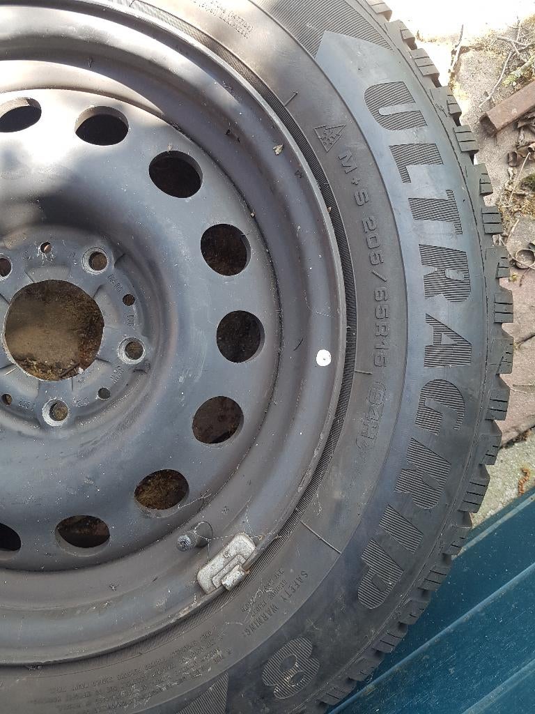 Pneus d'hiver 205/65/R15 (Michelin et Goodyear), Autos : Pièces & Accessoires, 15 pouces, Pneus et Jantes, Pneus hiver, Véhicule de tourisme