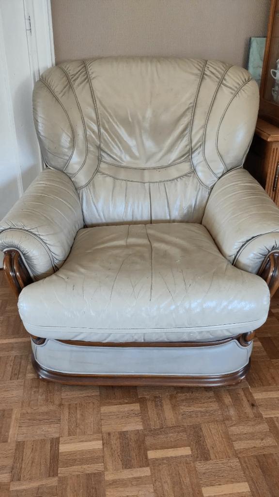 Salon 4 places cuir et bois sculpté, 75 à 100 cm, 125 cm ou plus, Enlèvement, Utilisé