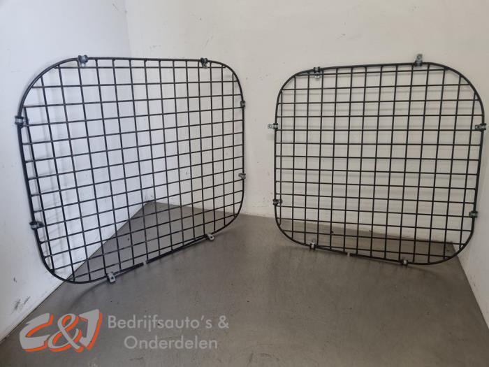 Protection anti-effraction droite d'un Opel Vivaro, Autos : Pièces & Accessoires, Carrosserie & Tôlerie, Opel, Utilisé, 3 mois de garantie