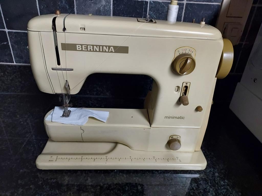Bernina  707, Hobby en Vrije tijd, Ophalen of Verzenden