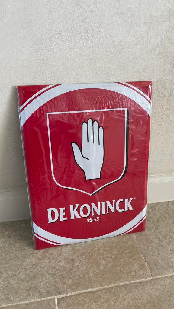 Assiette en fer blanc De Koninck., Collections, Enlèvement ou Envoi, Neuf, Panneau, Plaque ou Plaquette publicitaire, De Koninck