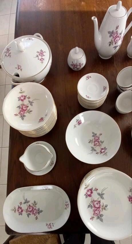 Ancien service à manger et à café en porcelaine, Enlèvement