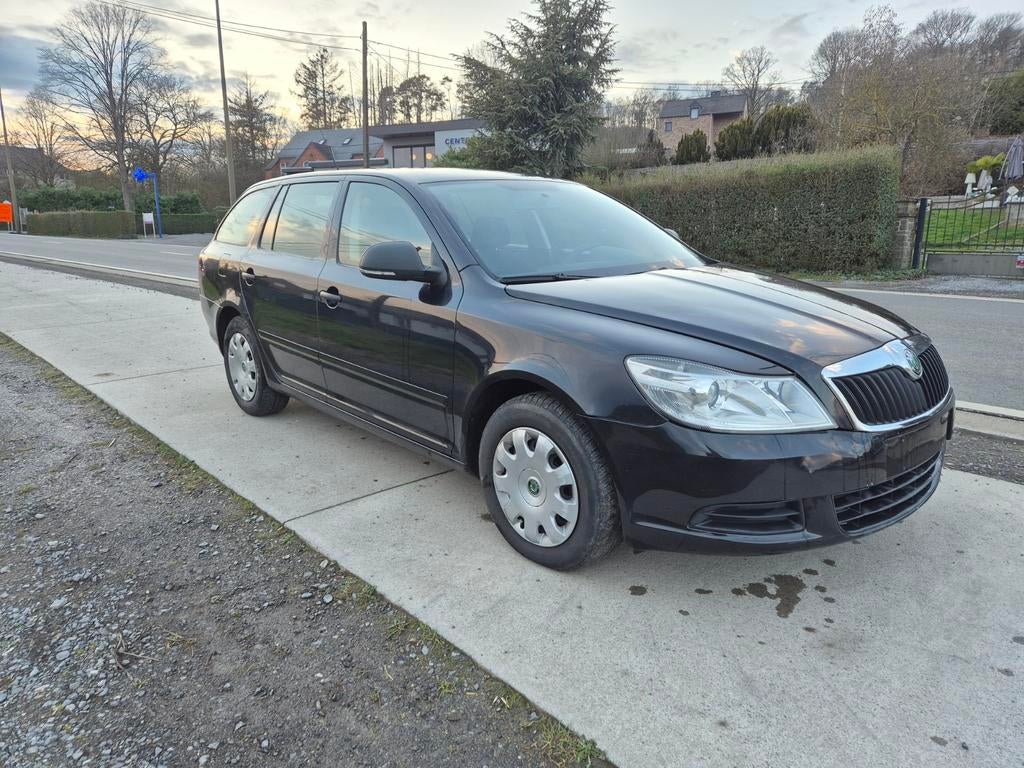 Skoda Octavia break 1.6Tdi " Très Propre" Airco, Autos, Skoda, Euro 5, Entreprise, Boîte manuelle, Noir