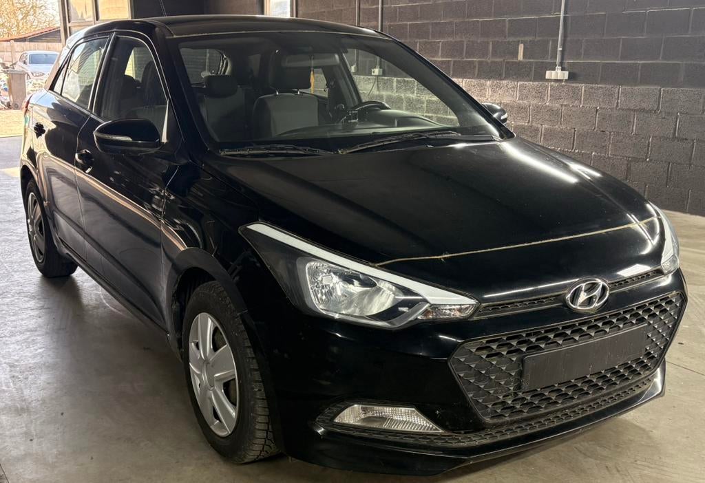 Hyundai I20 1.2airplay 5p airco 2cles euro6b Garantie 12mois, Auto's, Hyundai, Stof, Zwart, Bedrijf, Handgeschakeld