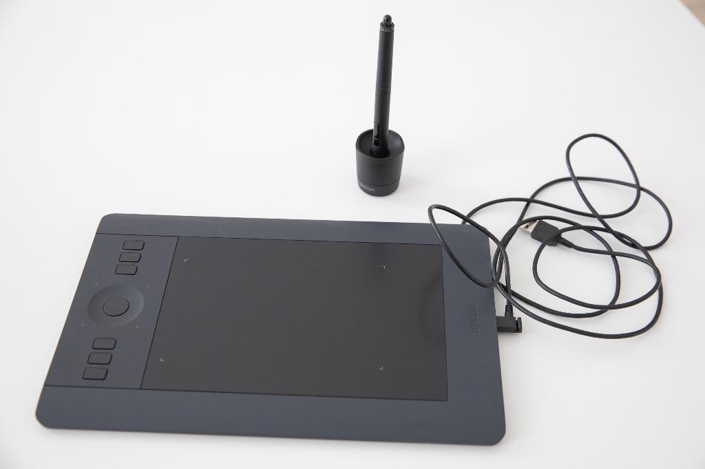 WACOM tablet - ZGAN in verpakking, Computers en Software, Tekentablets, Ophalen, Zo goed als nieuw, Bedraad, Wacom