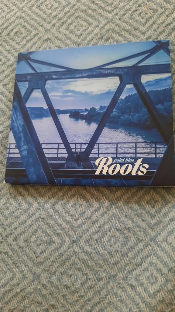 Roots Point blue (Vlaams, cd), CD & DVD, CD | Musique du monde, Enlèvement ou Envoi, Comme neuf, Européenne