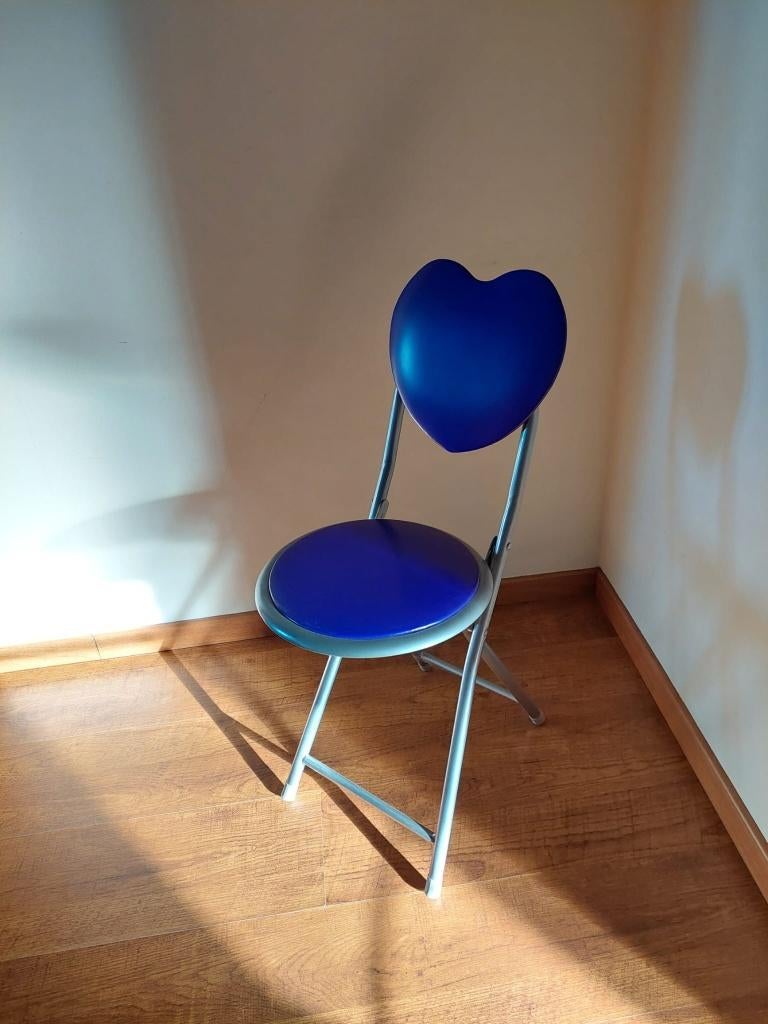 Leuk paars klapstoeltje, Ophalen, Overige kleuren, Zo goed als nieuw, Metaal